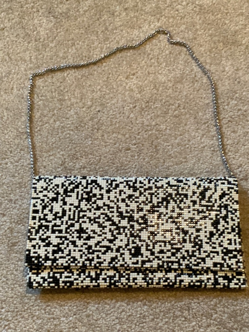 Sondra Roberts Black and White Beaded Evening Clutch with Silver Chain. NWT